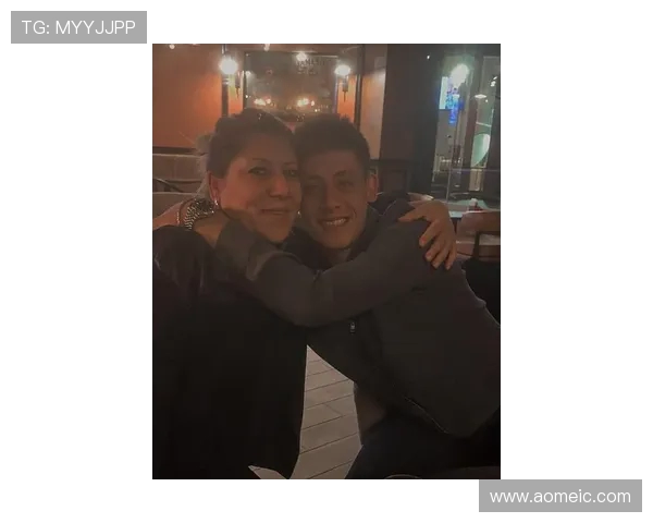 居莱尔晒姆巴佩休息照引热议姆巴佩调侃哈萨克斯坦之行太辛苦