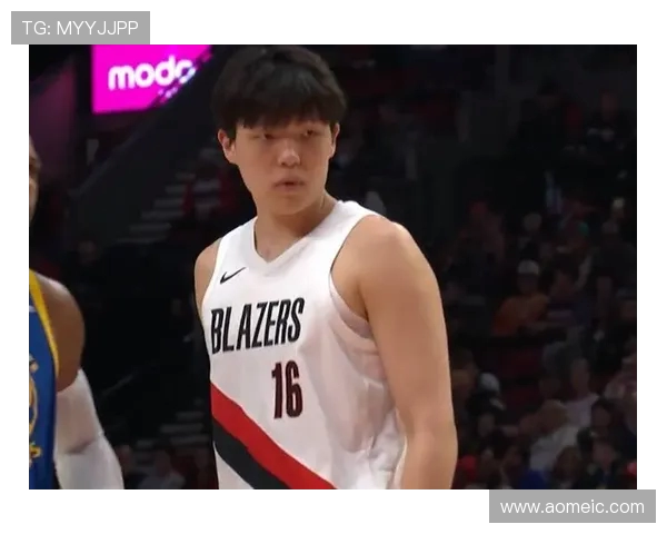 原创完爆克林根+碾压罗威!杨瀚森打成大腿,狂逼开拓者裁掉斯普利特